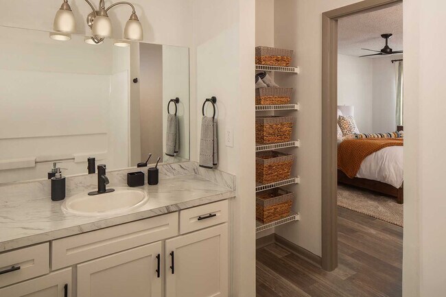 Photo - The Oakley Apartments