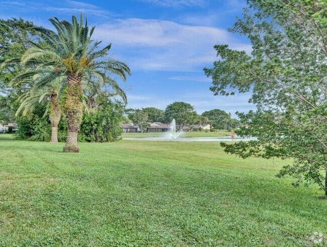 Building Photo - 9264 Vista Del Lago Unit H Rental