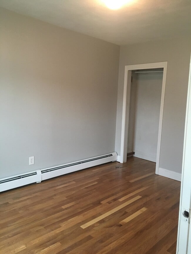 Photo - 291 Silver St Unit #3