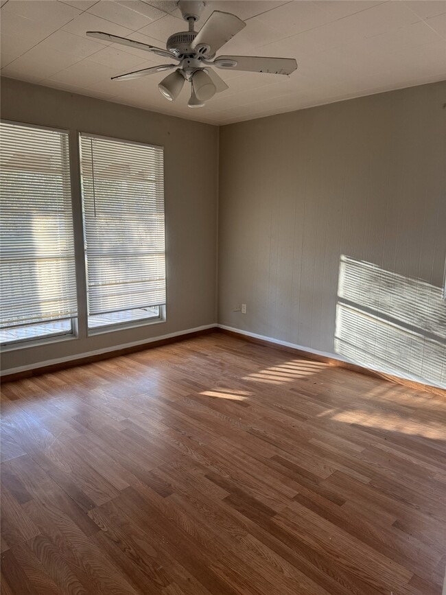 Photo - 705 Smokey River Bend