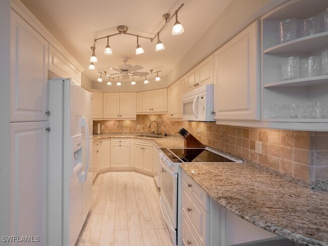 Building Photo - 4001 Gulf Shore Blvd N Unit 302