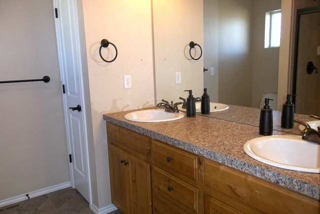 Photo - 1902 Mackinac St