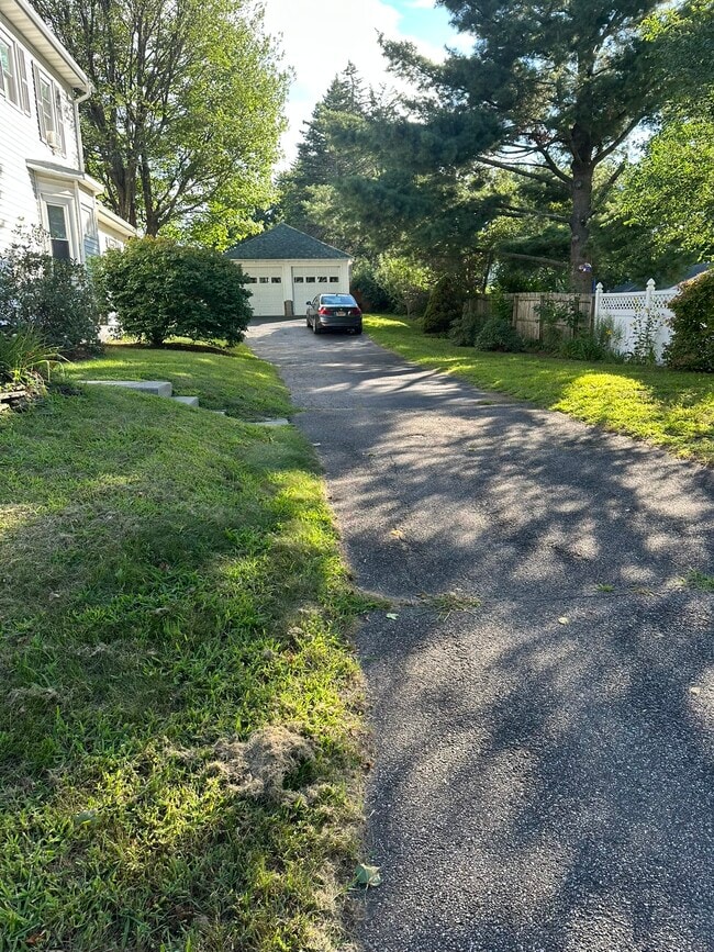126 Berkshire Blvd