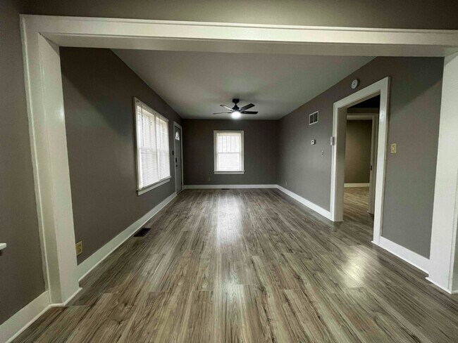 Photo - 214 W 12th St