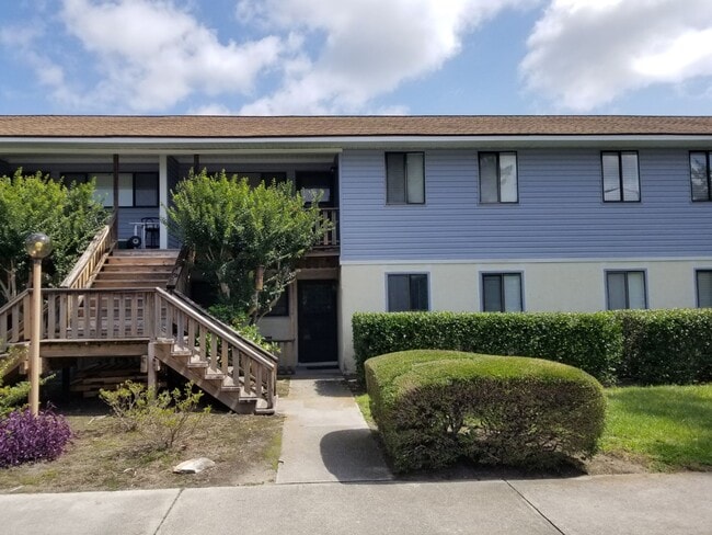 2 bed 2 bath condo - 4189 Spirea Dr Unit 4189