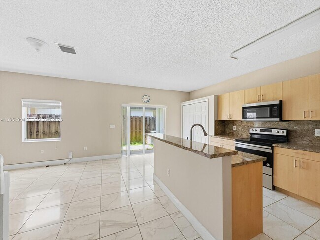 2214 SE 25th Ave