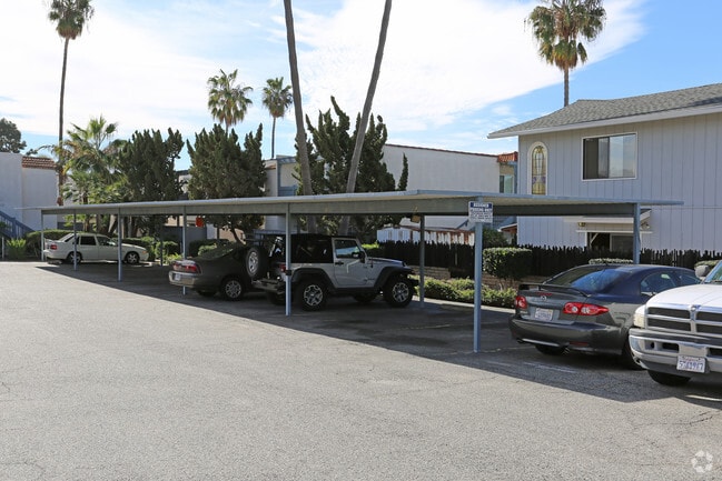 Laguna Palms Apartments Building Photo