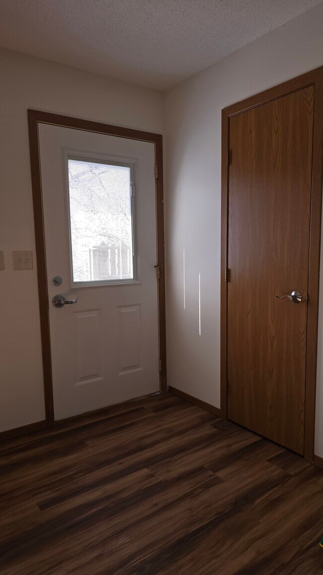 Inside private front entrance - 202 Hudson Ave Unit 4