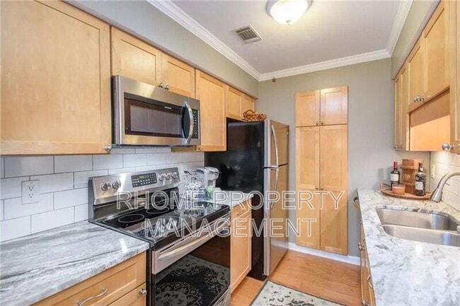 Photo - 1418 Highland Bluff Dr S E