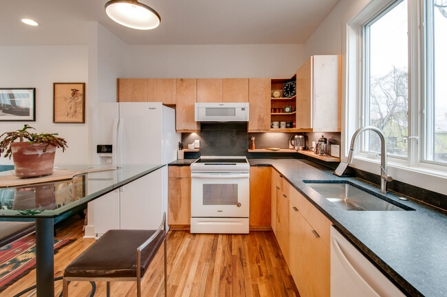 Photo - 2513 White Ave