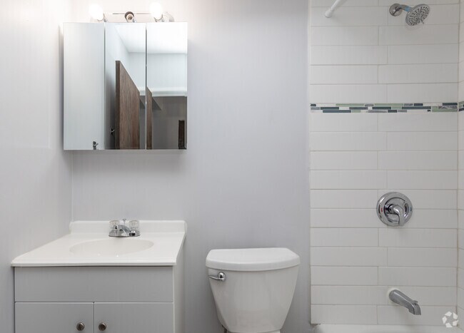 Photo - 1040 Hollywood