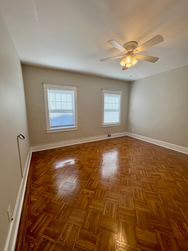 1111-1115 Ray Ave