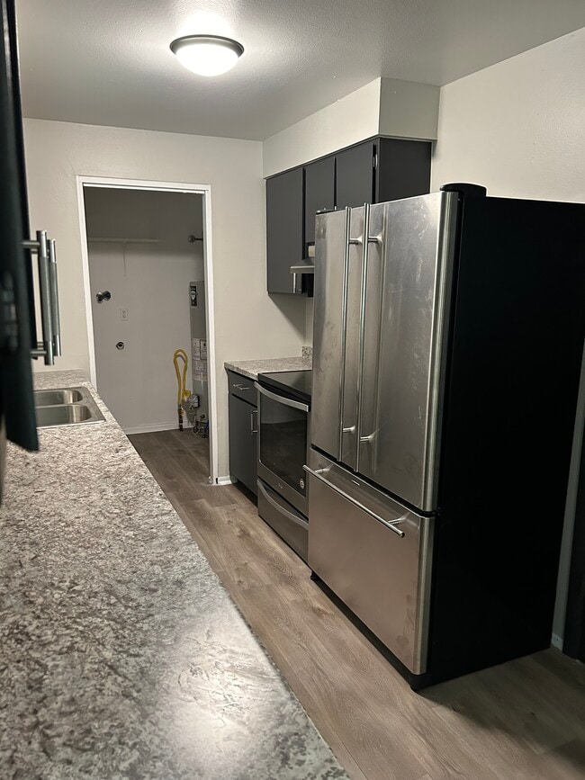 Photo - 1292 Moore St