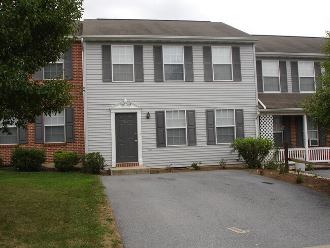 Building Photo - 147 Chelmsford Dr