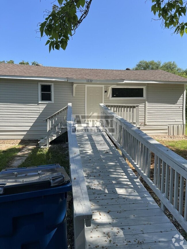 Building Photo - Cozy 2 Bedroom 1 Bath in Malakoff! Rental