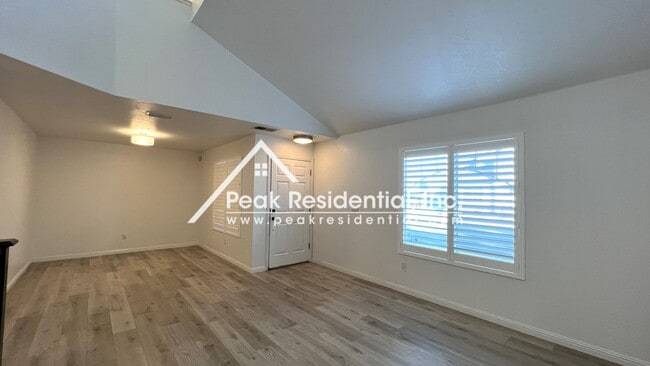 8943 Cypress View Way