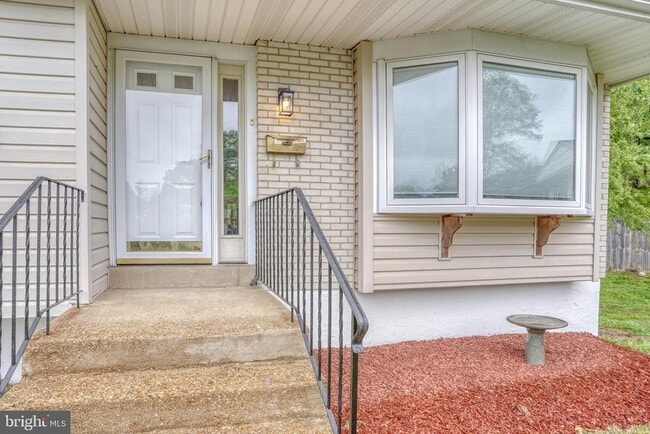 Photo - 124 Hilldale Ct