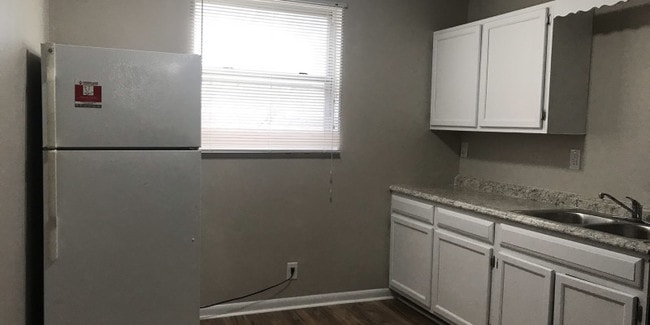 Hillcrest Apartments - Hillcrest Apartments