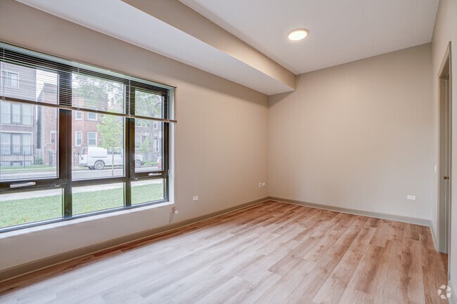 Studio – 430 SF