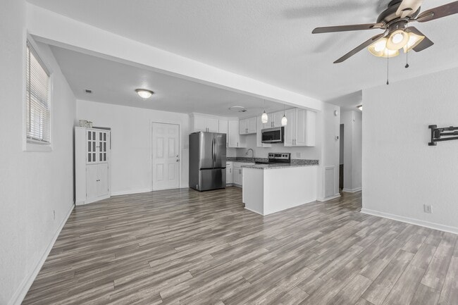 Photo - 107 Beazley Dr