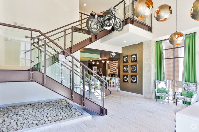 Vestíbulo - The Village at Commonwealth