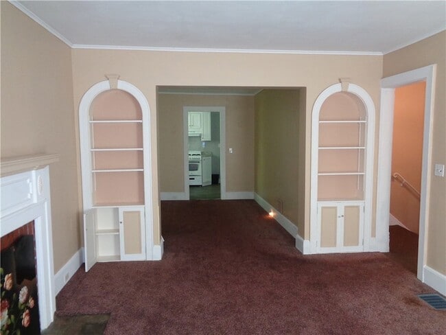 Photo - 17 E 5th St