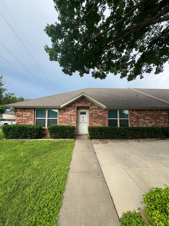 Photo - 970 Austin Ct Townhome