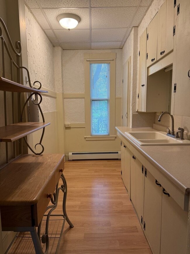 Photo - Westbrook-66 Stroudwater St. #1:  1 BR/1BA... Unit Westbrook-66 Stroudwater St. #1