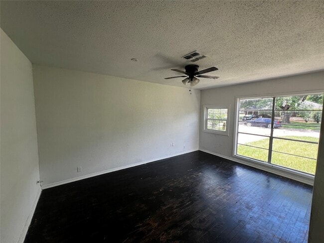 Photo - 9306 St Lo Rd