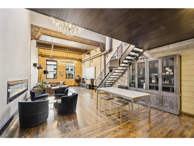 Building Photo - 801 N Washington Ave Unit 320
