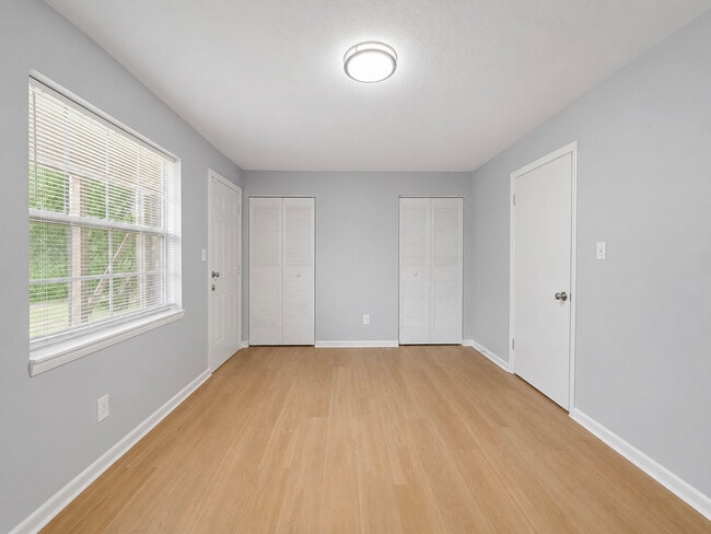 Glen Oaks Luxury Apartment Homes
