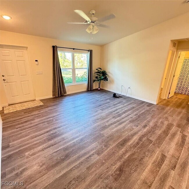 Photo - 575 Oakshire Ln