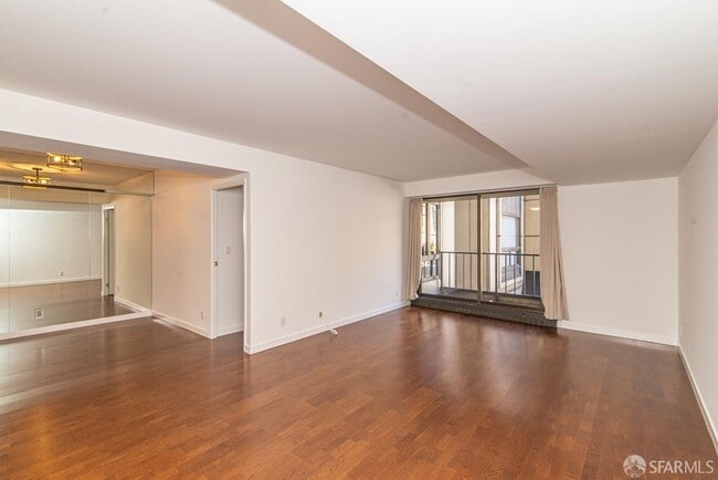 Photo - 1177 California St