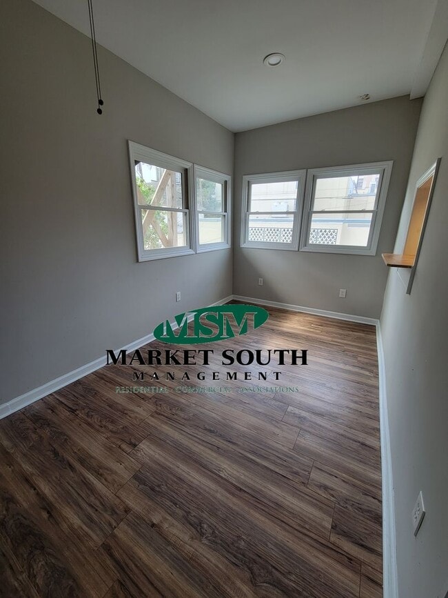 Building Photo - 301 E Liberty Unit B Rental
