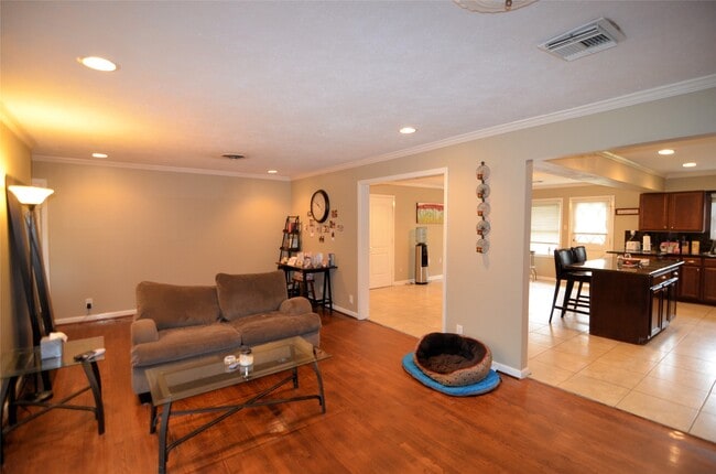 5215 Sanford Rd