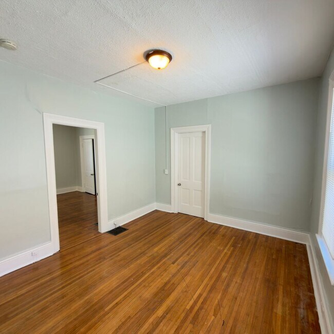 Photo - 1047 Park St SW