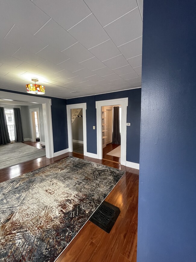 large diningroom - 7 1/2 Bacon St