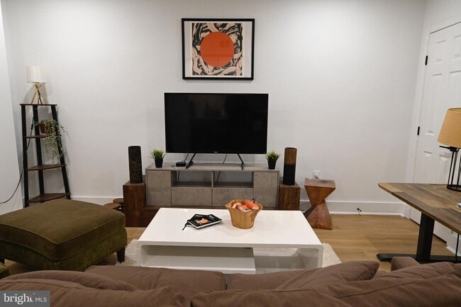 Photo - 1230 Penn St NE Unit 4