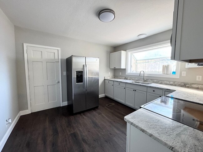 Photo - 1804 County St