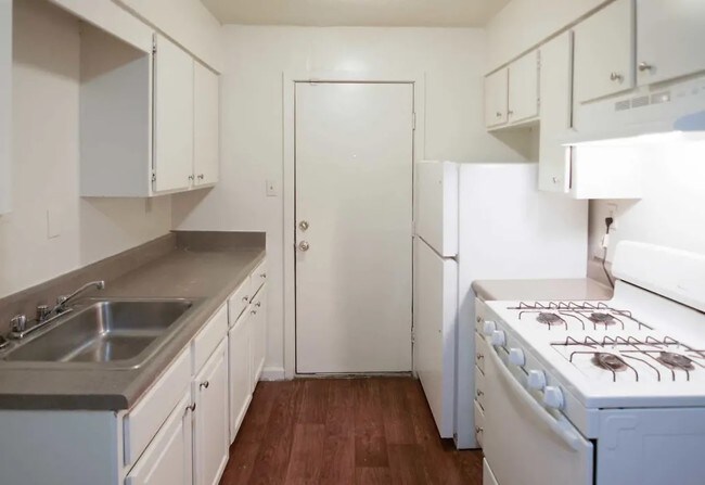 Building Photo - Barron Court Rental