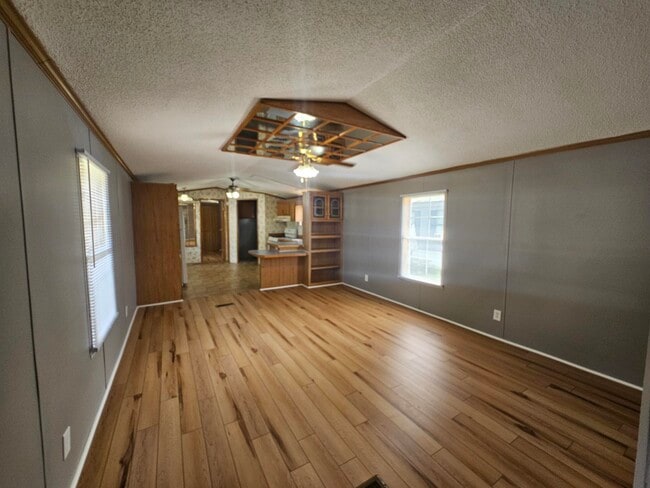 Photo - 442 Tulip Dr