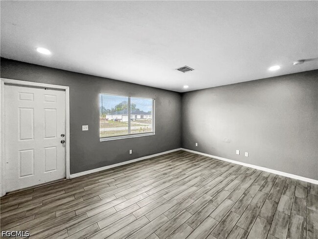 Photo - 121 Gordon Ave S