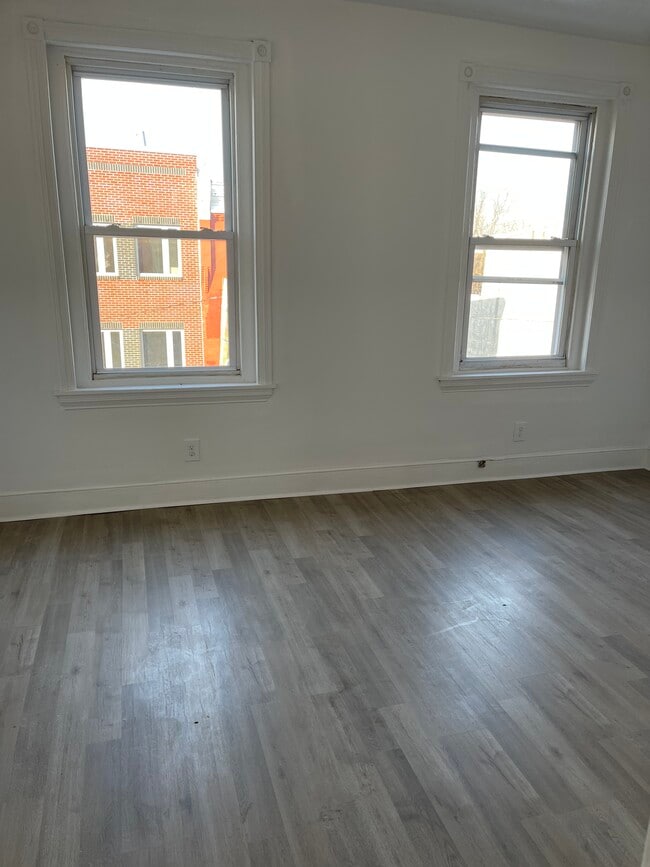 Photo - 867 N 50th St Unidad 1fl