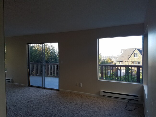 Photo - 1948 8th Ave W Unit 1946