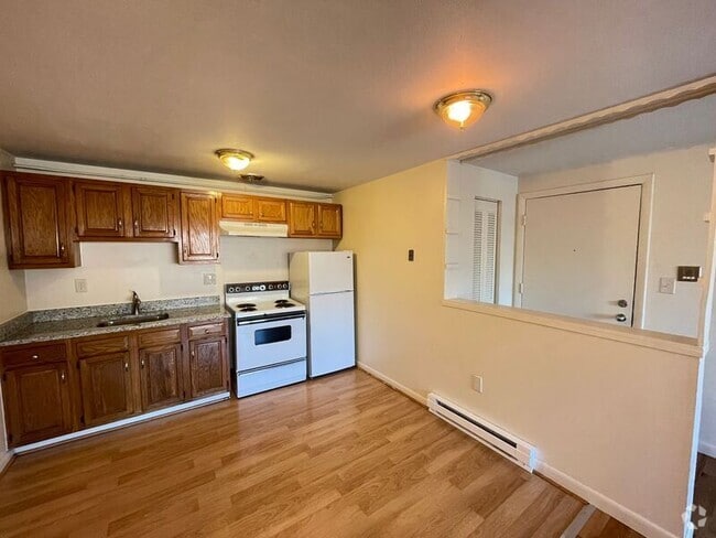 Building Photo - 183 Loudon Rd Unit 7 Rental