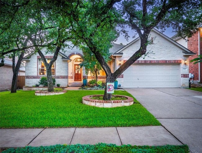 Photo - 3805 Longhorn Acres St House