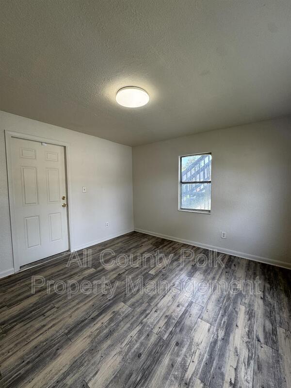 Photo - 602 Emma St Unit 1