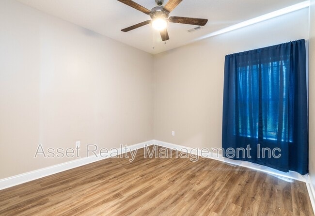 Photo - 127 S Van Gilder St