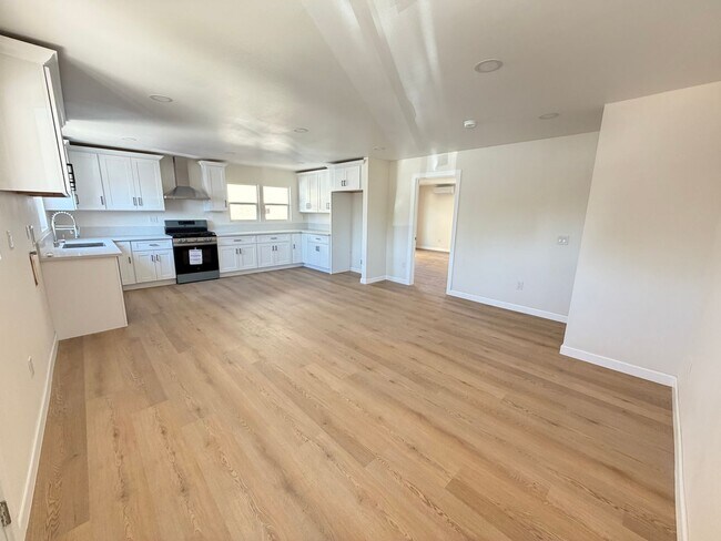 2400 Del Mar Ave Unit 2400