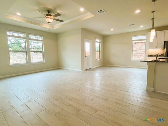 Photo - 512 Hoot Owl Ln S